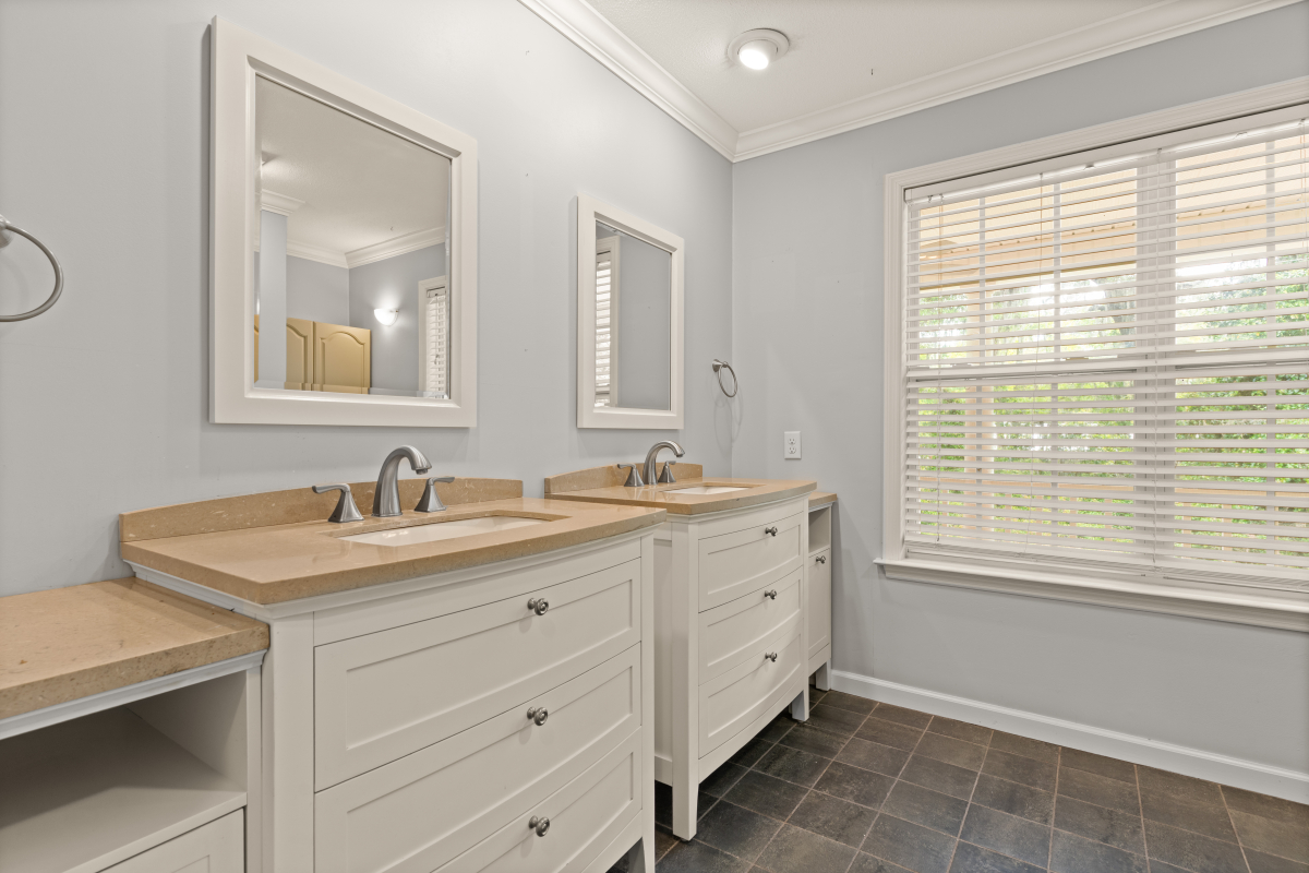 DSC03360 Updated bathroom with modern fixtures in home for sale in Glynn Haven St Simons Island GA