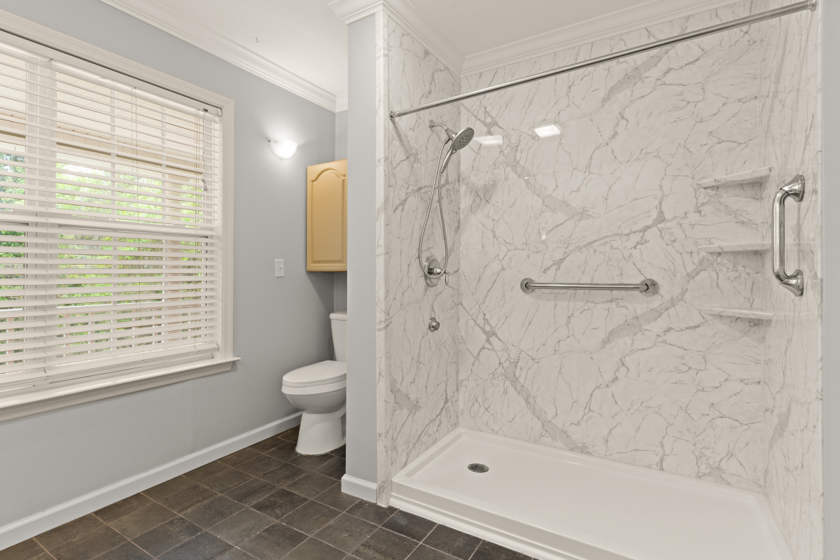 DSC03370 Updated bathroom with modern fixtures in home for sale in Glynn Haven St Simons Island GA